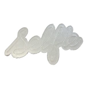 "SELFIE" 65cm x 36cm Acrílico ranurado 6mm espesor para tira Neón Led 2da Generación